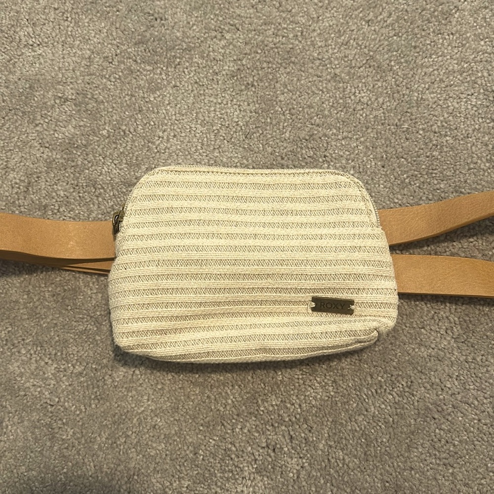 CUTE ROXY CROSSBODY BAG